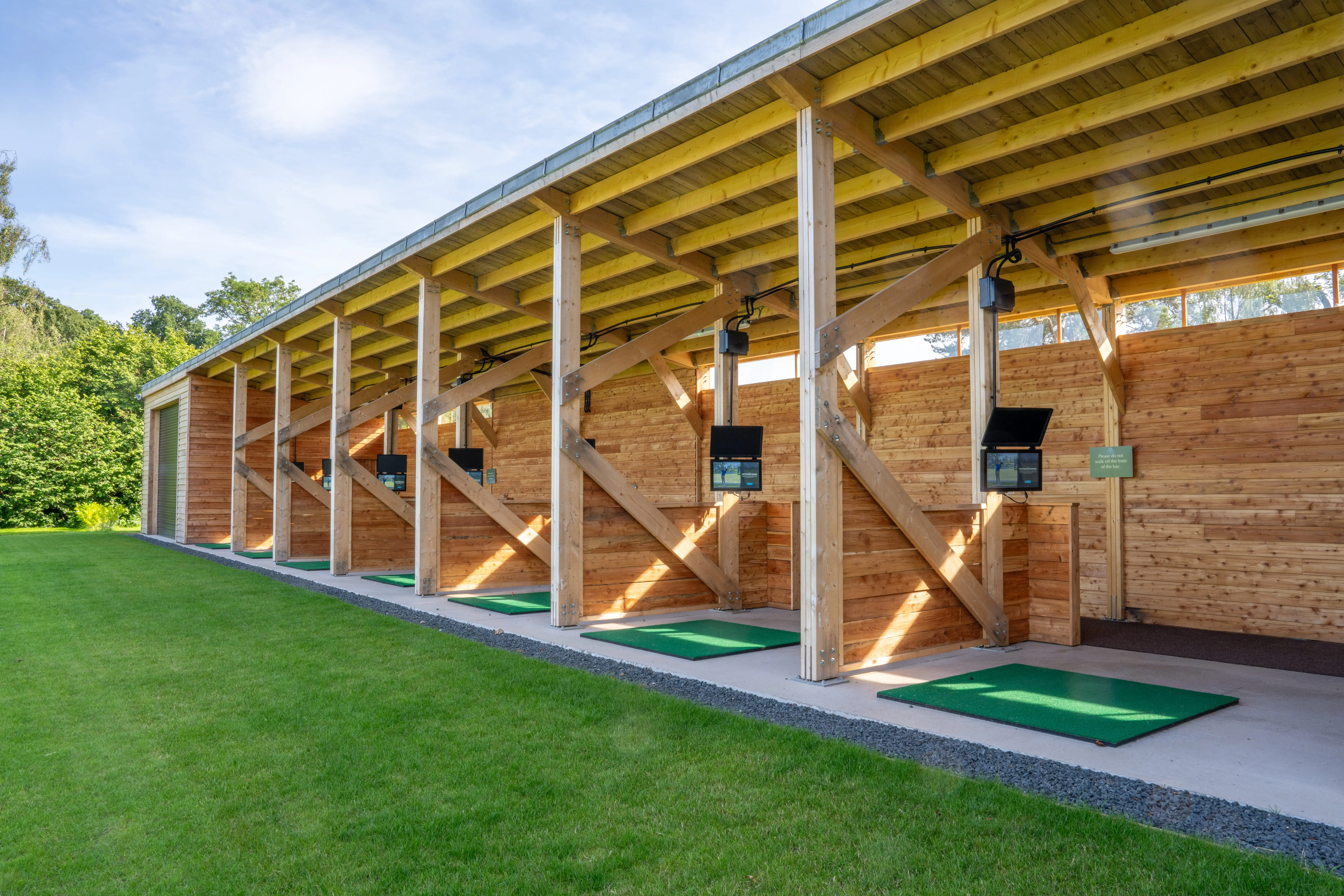 drivingrange-hittingbays-3655